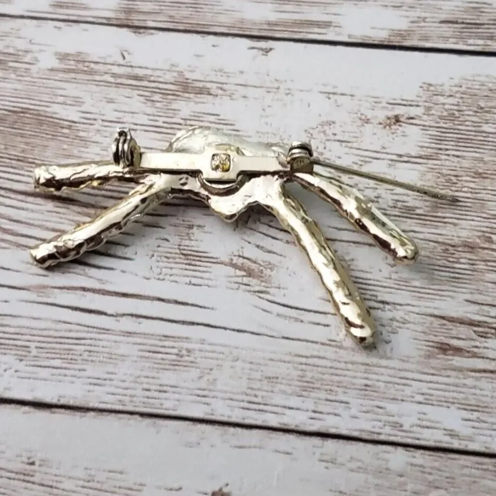 Vintage Brooch / Pin Light Shade of Gold Tone Knotted Rope